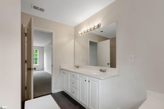 4 Dade Court, Taylors, SC 29687