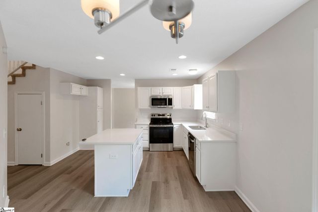 4 Dade Court, Taylors, SC 29687