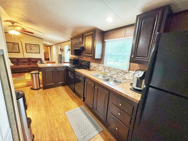 8 River Drive, Trinity, TX 75862