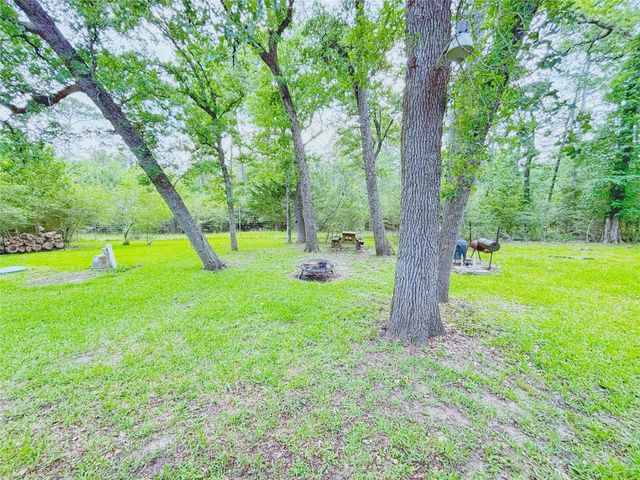 8 River Drive, Trinity, TX 75862