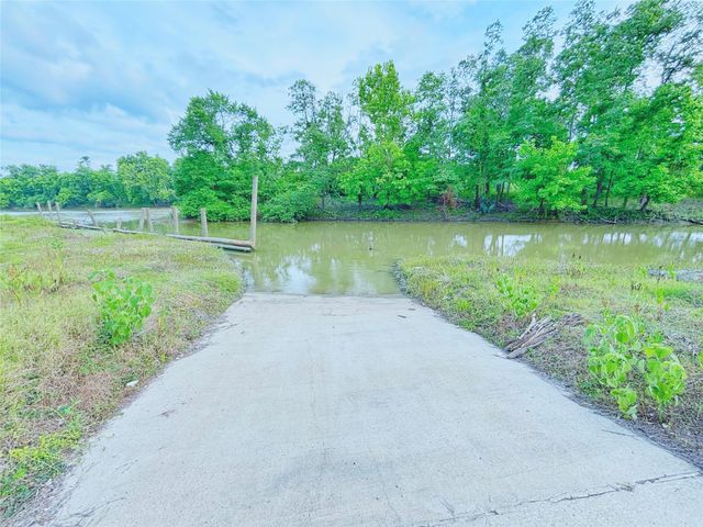 8 River Drive, Trinity, TX 75862