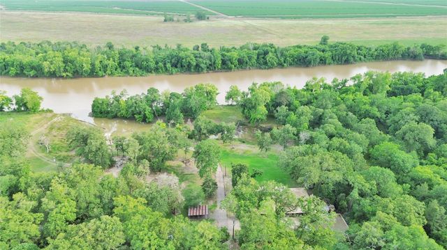 8 River Drive, Trinity, TX 75862