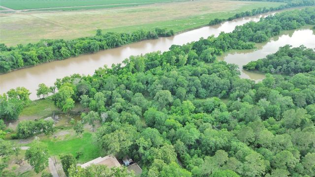 8 River Drive, Trinity, TX 75862
