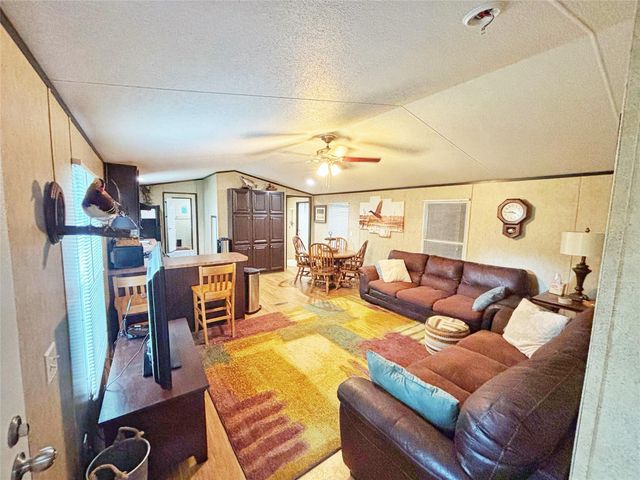 8 River Drive, Trinity, TX 75862