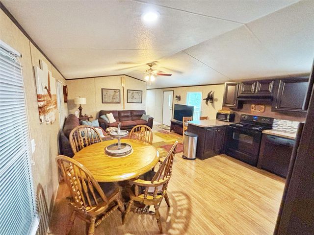 8 River Drive, Trinity, TX 75862