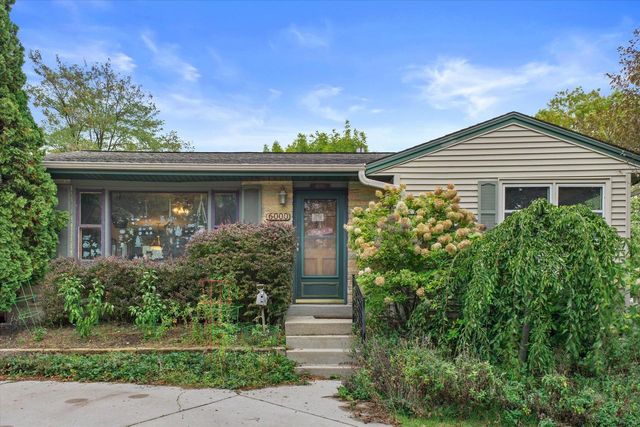 6000 W Lloyd STREET, Wauwatosa, WI 53213