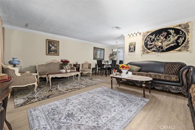 20146 Cohasset 11, Winnetka, CA 91306