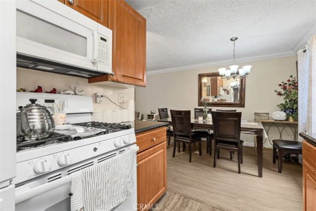 20146 Cohasset 11, Winnetka, CA 91306