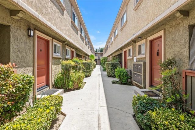 20146 Cohasset 11, Winnetka, CA 91306