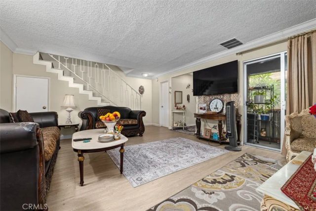 20146 Cohasset 11, Winnetka, CA 91306