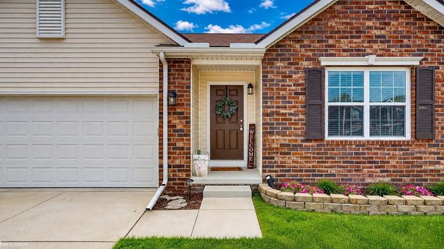 58221 River Oaks Drive, New Haven, MI 48048