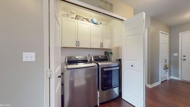 58221 River Oaks Drive, New Haven, MI 48048