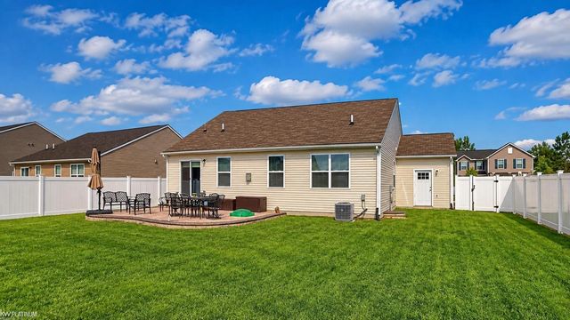 58221 River Oaks Drive, New Haven, MI 48048