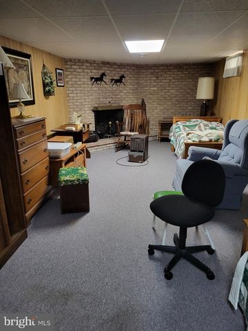 121 MICHELLE DR, Mcsherrystown, PA 17344