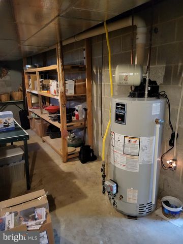 121 MICHELLE DR, Mcsherrystown, PA 17344