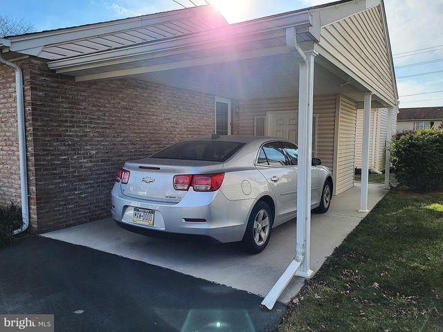 121 MICHELLE DR, Mcsherrystown, PA 17344