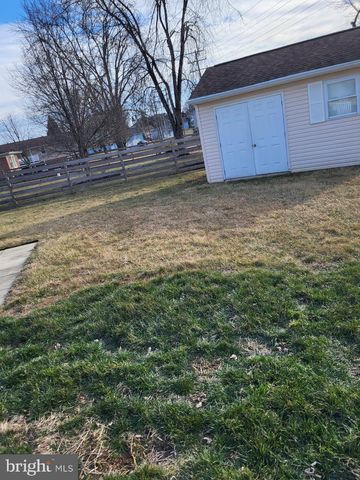 121 MICHELLE DR, Mcsherrystown, PA 17344