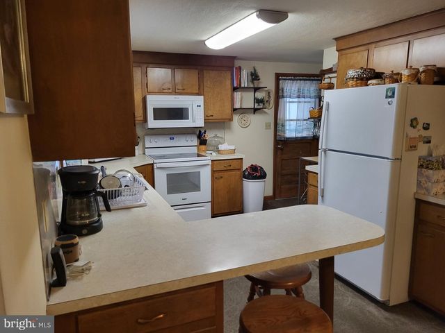 121 MICHELLE DR, Mcsherrystown, PA 17344