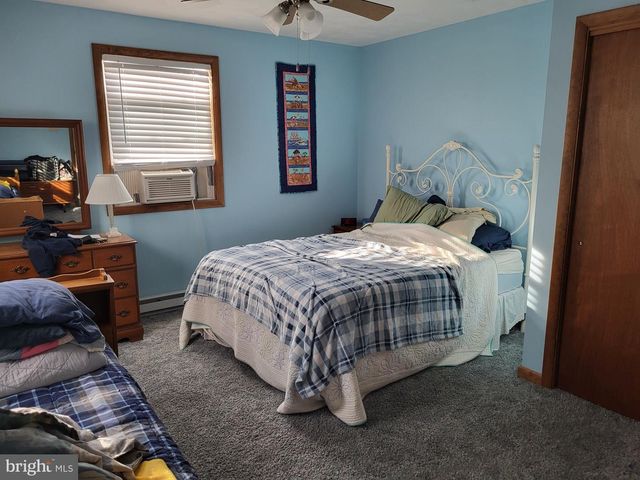 121 MICHELLE DR, Mcsherrystown, PA 17344