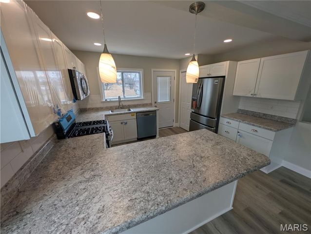 401 E Acton Avenue, Wood River, IL 62095