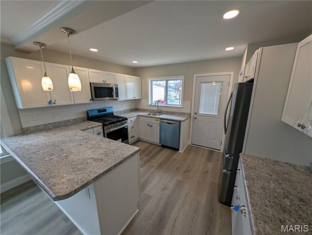 401 E Acton Avenue, Wood River, IL 62095