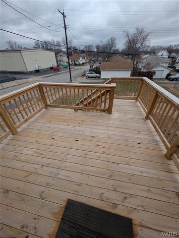 401 E Acton Avenue, Wood River, IL 62095