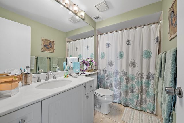 835 Club Drive, Palm Beach Gardens, FL 33418