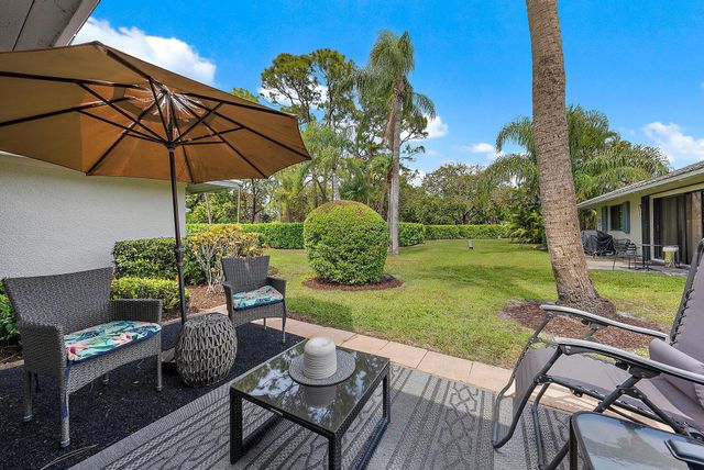 835 Club Drive, Palm Beach Gardens, FL 33418