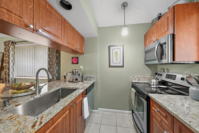 835 Club Drive, Palm Beach Gardens, FL 33418