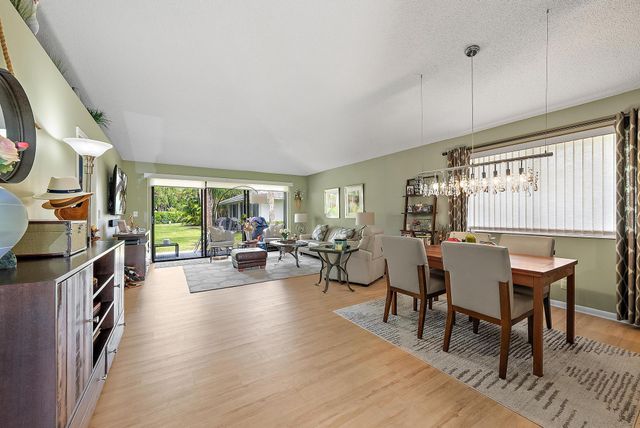 835 Club Drive, Palm Beach Gardens, FL 33418