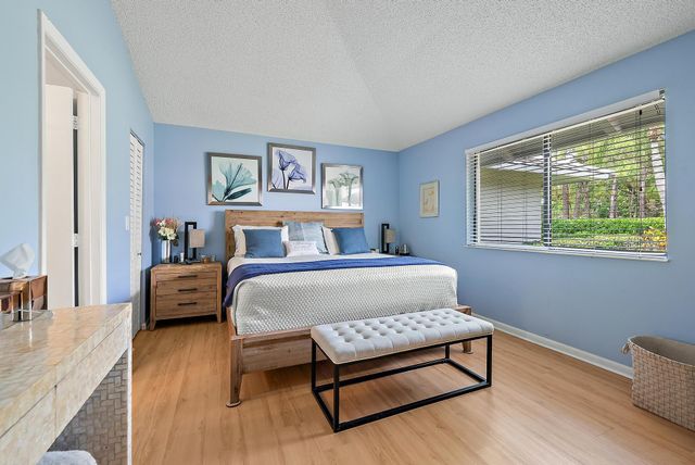 835 Club Drive, Palm Beach Gardens, FL 33418