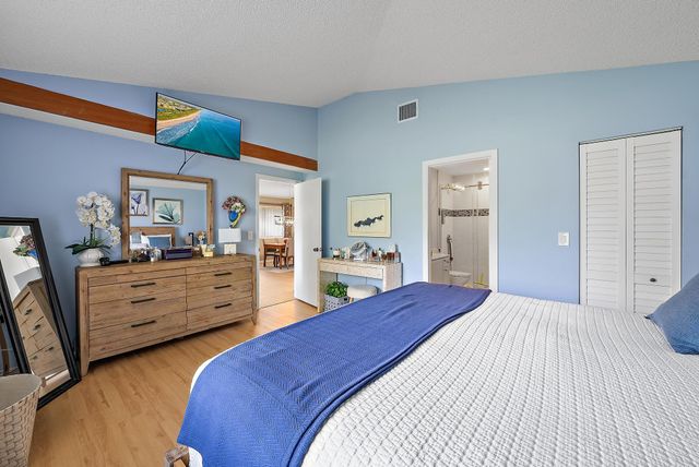 835 Club Drive, Palm Beach Gardens, FL 33418