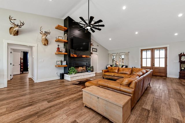 1435 County Road 3550, Valley Mills, TX 76689