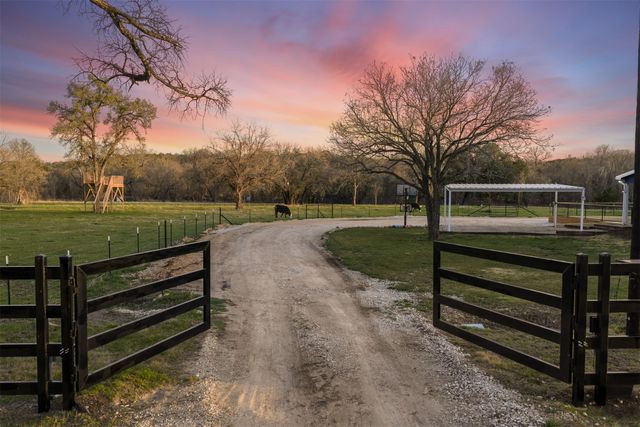 1435 County Road 3550, Valley Mills, TX 76689