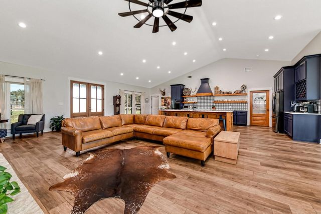 1435 County Road 3550, Valley Mills, TX 76689