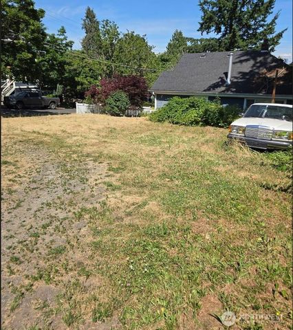 830 832 19th Avenue, Seattle, WA 98122