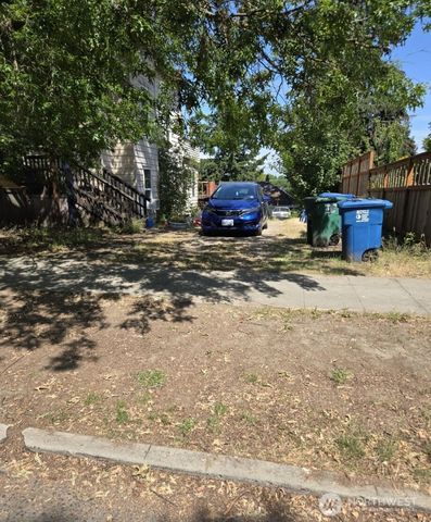 830 832 19th Avenue, Seattle, WA 98122