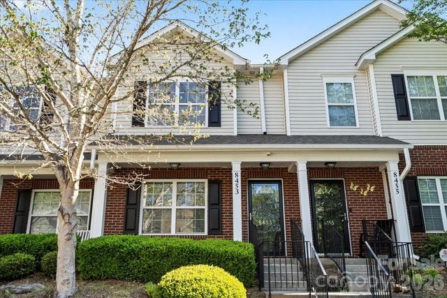 8453 Big Creek Court, Charlotte, NC 28105