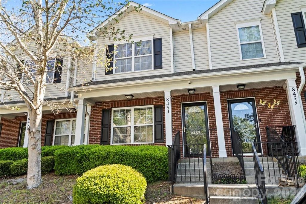 8453 Big Creek Court, Charlotte, NC 28105