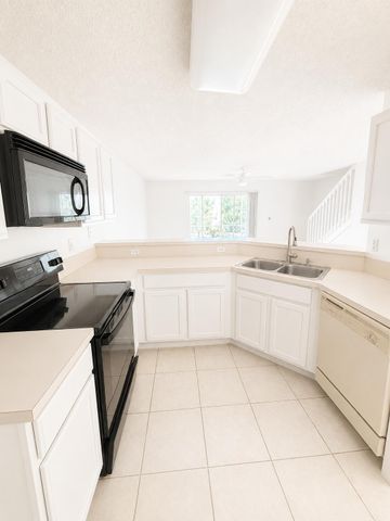 111 FOX MEADOW Run, Jupiter, FL 33458
