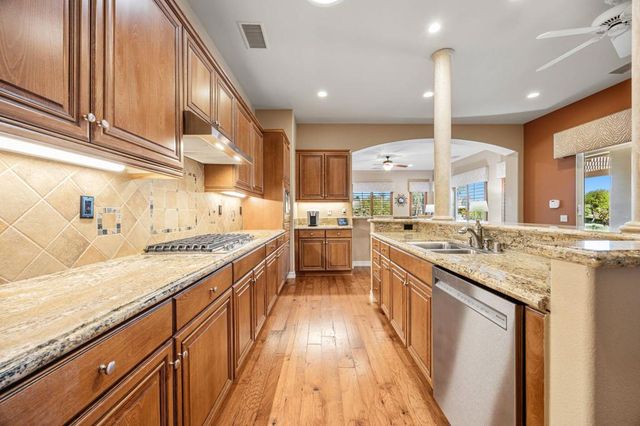 311 Loch Lomond Road, Rancho Mirage, CA 92270