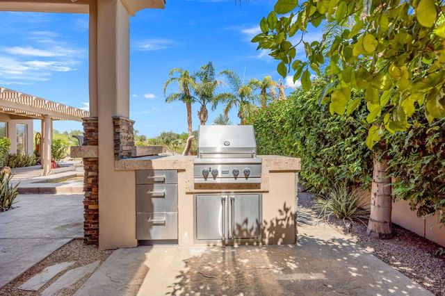 311 Loch Lomond Road, Rancho Mirage, CA 92270