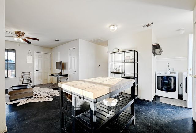 1405 W Sacramento St, Marfa, TX 79843