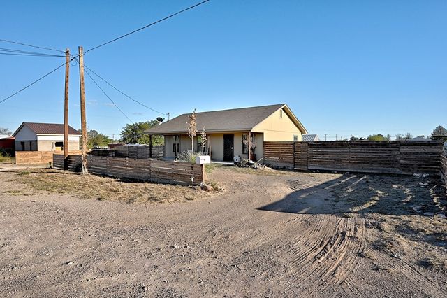 1405 W Sacramento St, Marfa, TX 79843