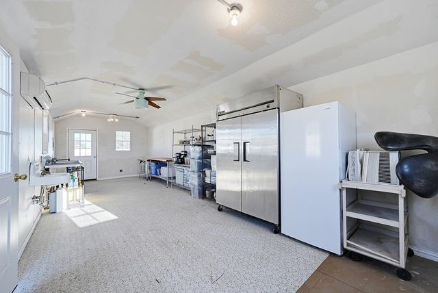 1405 W Sacramento St, Marfa, TX 79843