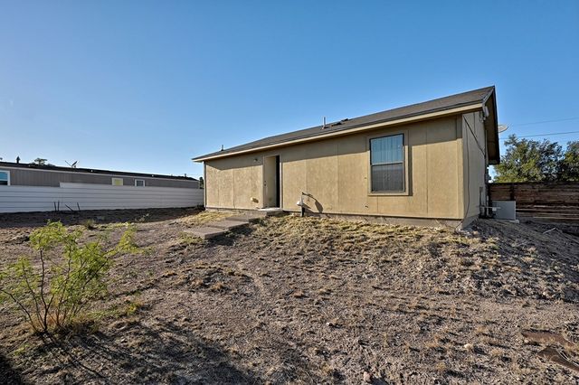 1405 W Sacramento St, Marfa, TX 79843