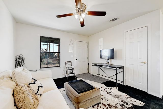 1405 W Sacramento St, Marfa, TX 79843