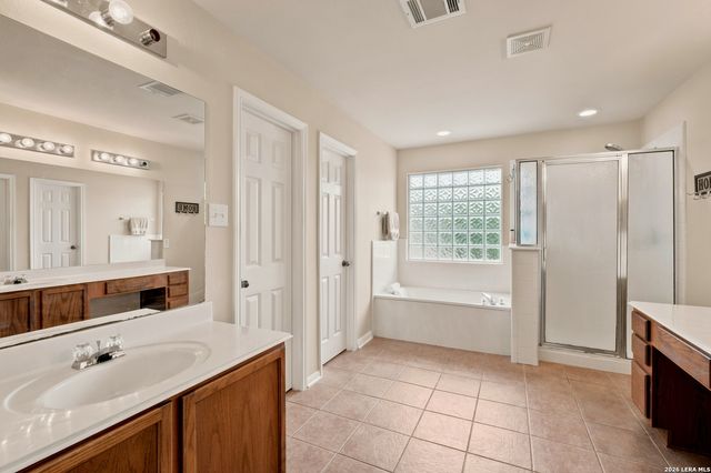 9915 ALMS PARK DR, San Antonio, TX 78250