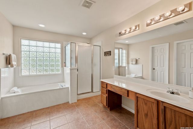 9915 ALMS PARK DR, San Antonio, TX 78250