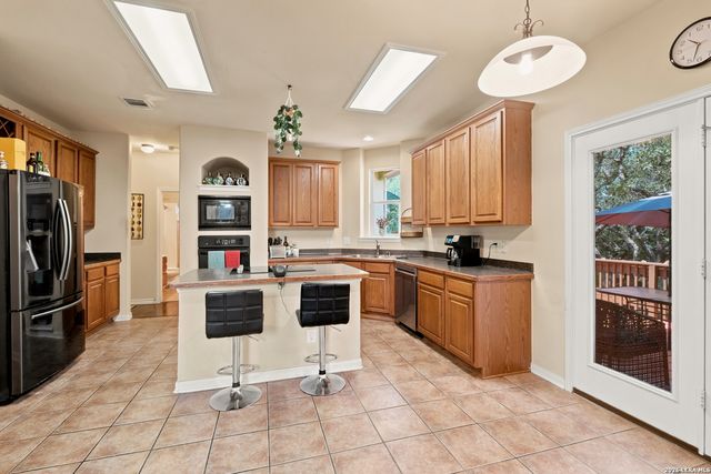 9915 ALMS PARK DR, San Antonio, TX 78250